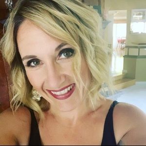 Meet your Posher, Suzanne